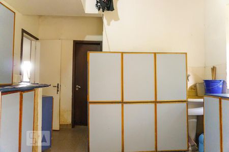 Casa de condomínio à venda com 366m², 5 quartos e 4 vagas Casa de condomínio à venda com 366m², 5 quartos e 4 vagasÁrea de Serviço