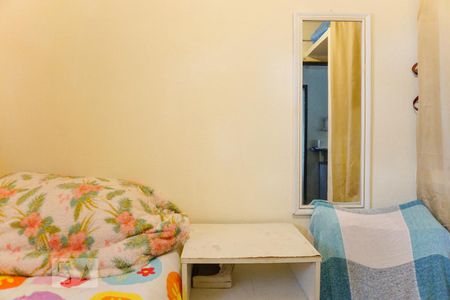 Casa de condomínio à venda com 366m², 5 quartos e 4 vagas Casa de condomínio à venda com 366m², 5 quartos e 4 vagasQuarto de Serviço