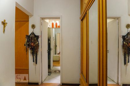 Casa de condomínio à venda com 366m², 5 quartos e 4 vagas Casa de condomínio à venda com 366m², 5 quartos e 4 vagasSuíte