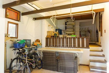 Casa de condomínio à venda com 366m², 5 quartos e 4 vagas Casa de condomínio à venda com 366m², 5 quartos e 4 vagasSala 3