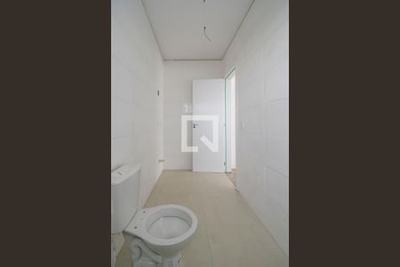 Casa de condomínio à venda com 240m², 4 quartos e 3 vagasBanheiro da Suíte 1