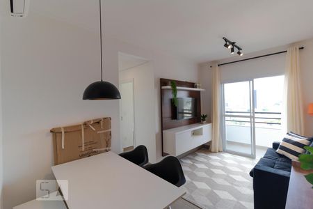 Salas de apartamento para alugar com 2 quartos, 58m² em Vila Itapura, Campinas