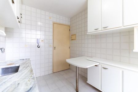 Apartamento à venda com 64m², 2 quartos e 1 vagaCozinha