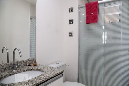 Apartamento à venda com 70m², 2 quartos e 2 vagasBanheiro Social 