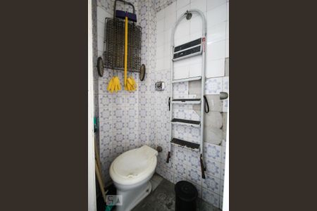 Apartamento à venda com 82m², 3 quartos e 2 vagasBanheiro de Serviço