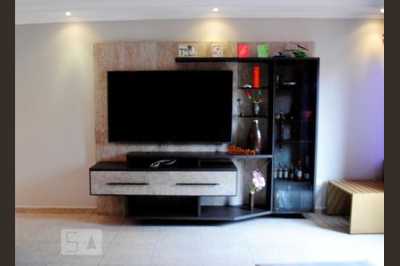 Sala de casa para alugar com 4 quartos, 330m² em Vila Macedópolis, São Paulo