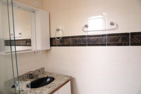 Casa de condomínio à venda com 55m², 2 quartos e 1 vagaBanheiro