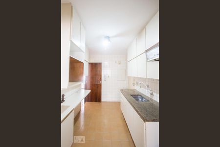 Apartamento à venda com 110m², 3 quartos e 2 vagasCozinha