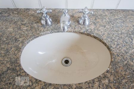 Apartamento à venda com 110m², 3 quartos e 2 vagasDetalhe Banheiro Suíte