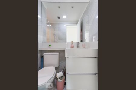 Apartamento à venda com 53m², 2 quartos e 1 vaga Apartamento à venda com 53m², 2 quartos e 1 vagaBanheiro