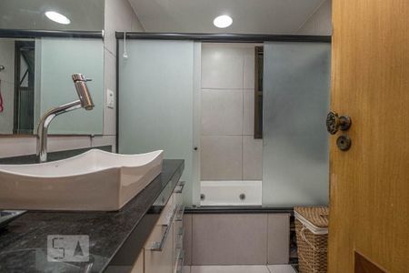 Apartamento à venda com 224m², 4 quartos e 3 vagasBanheiro Suíte