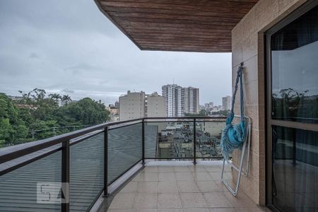 Apartamento à venda com 224m², 4 quartos e 3 vagasVaranda