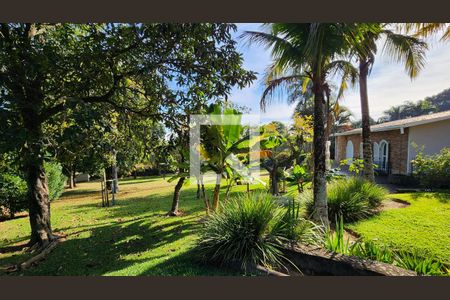 Casa à venda com 420m², 4 quartos e 2 vagas Casa à venda com 420m², 4 quartos e 2 vagasÁrea comum