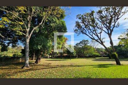 Casa à venda com 420m², 4 quartos e 2 vagas Casa à venda com 420m², 4 quartos e 2 vagasÁrea comum