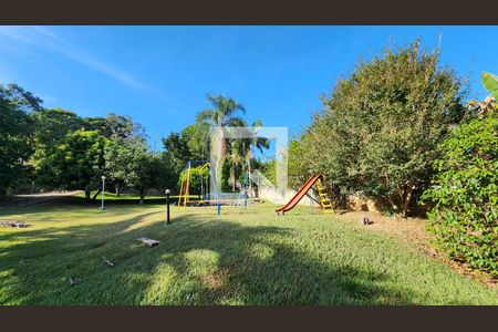 Casa à venda com 420m², 4 quartos e 2 vagas Casa à venda com 420m², 4 quartos e 2 vagasÁrea comum