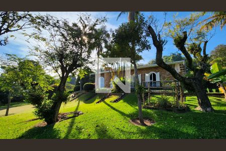 Casa à venda com 420m², 4 quartos e 2 vagas Casa à venda com 420m², 4 quartos e 2 vagasÁrea comum