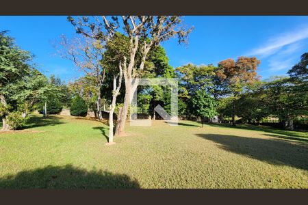 Casa à venda com 420m², 4 quartos e 2 vagas Casa à venda com 420m², 4 quartos e 2 vagasÁrea comum