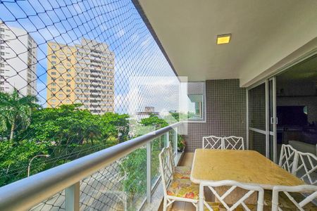 Apartamento para alugar com 185m², 4 quartos e 1 vaga Apartamento para alugar com 185m², 4 quartos e 1 vagaVaranda da Sala