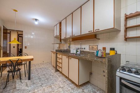 Apartamento à venda com 120m², 3 quartos e 2 vagasCozinha