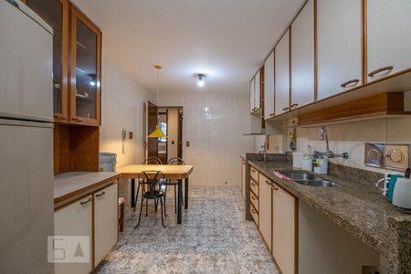 Apartamento à venda com 120m², 3 quartos e 2 vagasCozinha