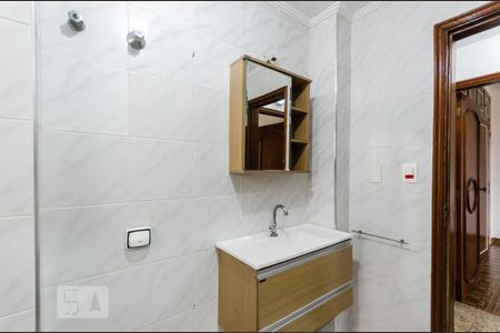 Banheiro de apartamento para alugar com 2 quartos, 100m² em José Menino, Santos