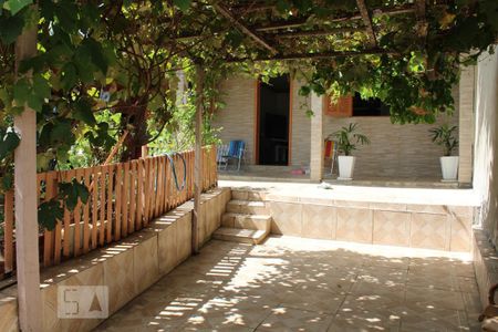 Casa à venda com 81m², 2 quartos e 3 vagas Casa à venda com 81m², 2 quartos e 3 vagasQuintal