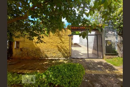 Casa à venda com 81m², 2 quartos e 3 vagas