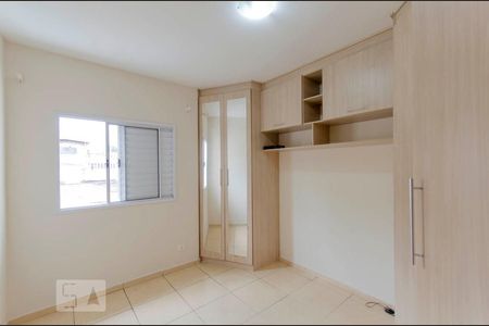 Quarto 2 de casa de condomínio para alugar com 2 quartos, 65m² em Vila Araguaia, São Paulo
