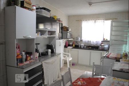 Casa à venda com 113m², 4 quartos e 2 vagasCozinha