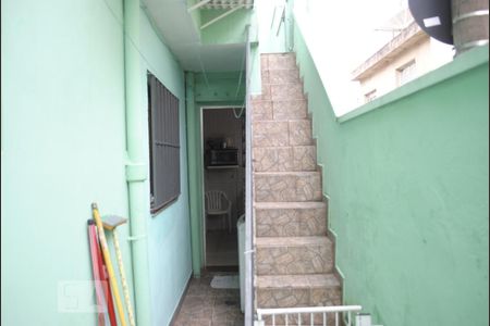 Casa à venda com 113m², 4 quartos e 2 vagasEscada