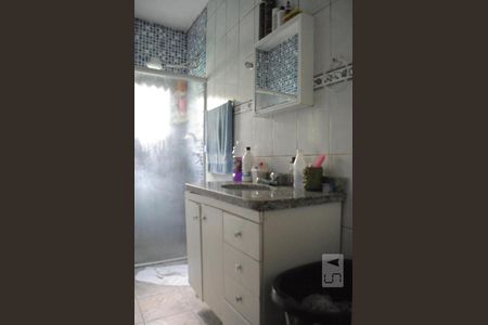 Casa à venda com 113m², 4 quartos e 2 vagasBanheiro