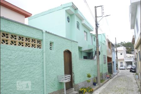 Casa à venda com 113m², 4 quartos e 2 vagasFachada