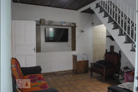 Casa à venda com 113m², 4 quartos e 2 vagasSala