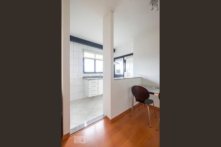 Cozinha de apartamento para alugar com 1 quarto, 42m² em Pinheiros, São Paulo