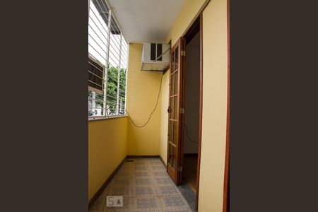 Varanda (Quarto 01 / Quarto 02) de apartamento para alugar com 2 quartos, 45m² em Quintino Bocaiuva, Rio de Janeiro