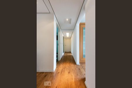 Corredor de apartamento para alugar com 3 quartos, 106m² em Mossunguê, Curitiba