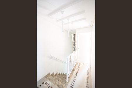 Escada de casa de condomínio à venda com 3 quartos, 111m² em Vila Medeiros, São Paulo