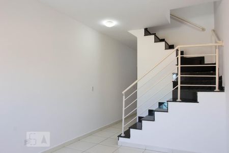 Sala de casa de condomínio à venda com 2 quartos, 65m² em Itaquera, São Paulo