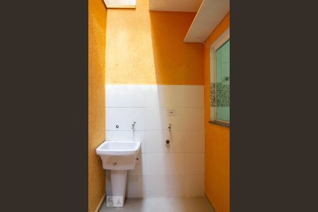 Casa de condomínio à venda com 65m², 2 quartos e 1 vagaÁrea de Serviço