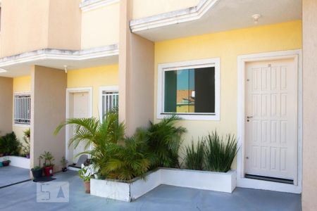 Casa de condomínio à venda com 65m², 2 quartos e 1 vagaEntrada 