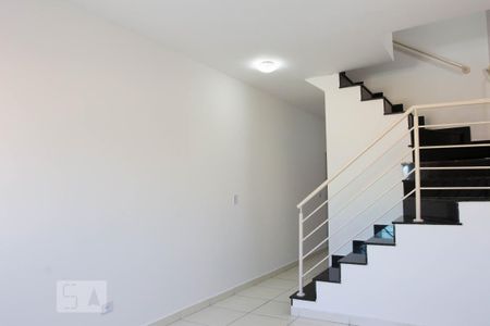 Sala de casa de condomínio à venda com 2 quartos, 65m² em Itaquera, São Paulo