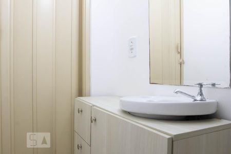 Casa de condomínio à venda com 65m², 2 quartos e 1 vagaLavabo