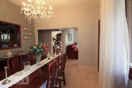 Sala de casa à venda com 4 quartos, 230m² em Medianeira, Porto Alegre