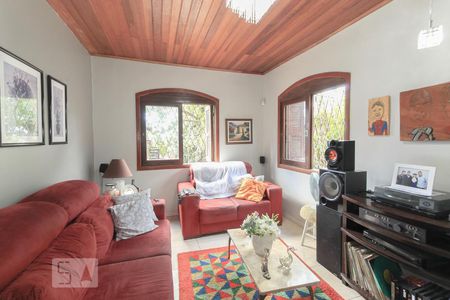 Sala de casa à venda com 4 quartos, 230m² em Medianeira, Porto Alegre