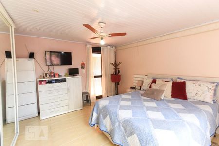 Casa à venda com 230m², 4 quartos e 2 vagasSuíte