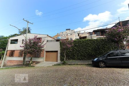 Casa à venda com 230m², 4 quartos e 2 vagasFachada