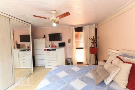 Casa à venda com 230m², 4 quartos e 2 vagasSuíte