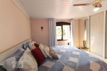 Casa à venda com 230m², 4 quartos e 2 vagasSuíte