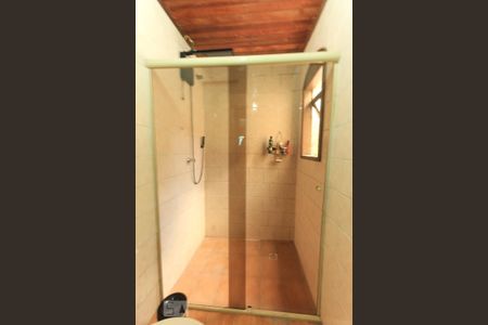 Casa à venda com 230m², 4 quartos e 2 vagasBanheiro 1