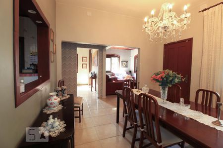 Sala de casa à venda com 4 quartos, 230m² em Medianeira, Porto Alegre